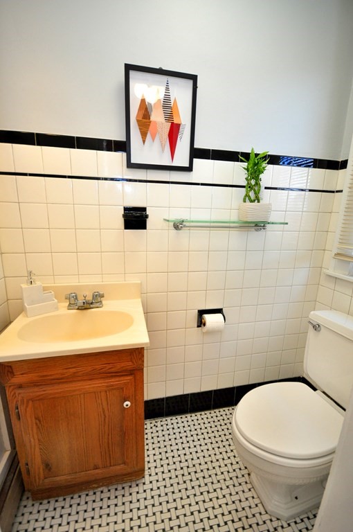 6 Bronson Terrace Springfield, MA 01108 - Photo 24 of 42