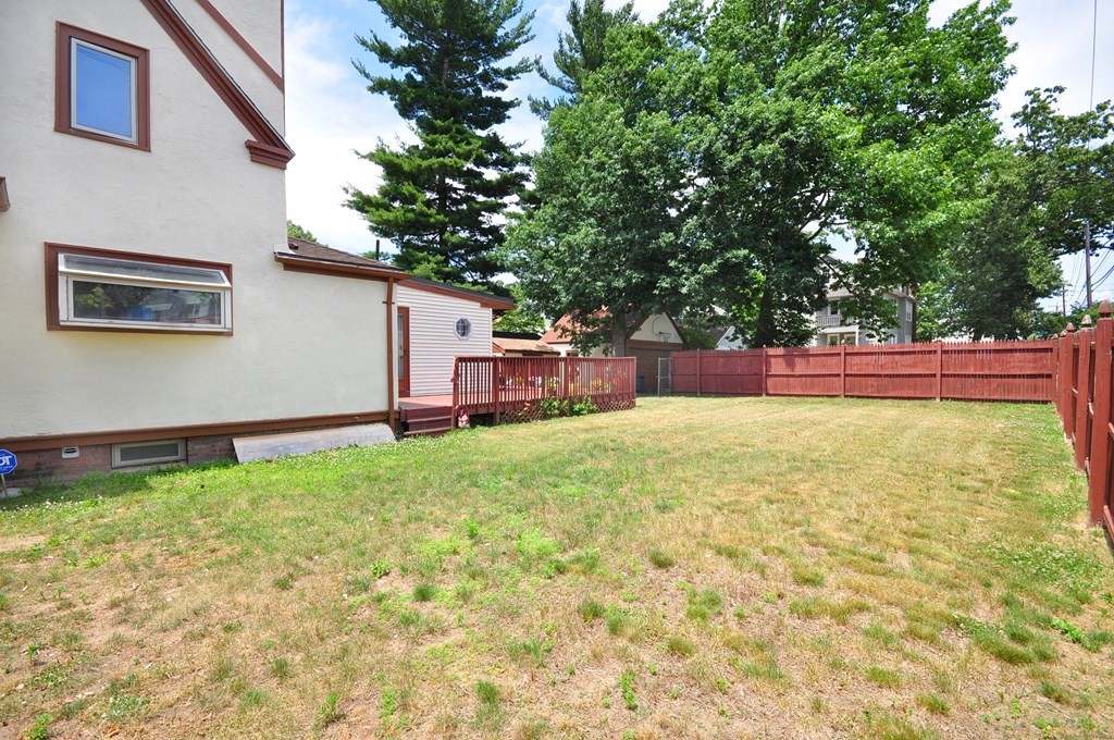6 Bronson Terrace Springfield, MA 01108 - Photo 4 of 42
