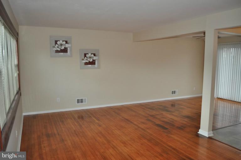 212 Ridgely Road Glen Burnie, MD 21061 - Photo 4 of 12 Another view of the living room