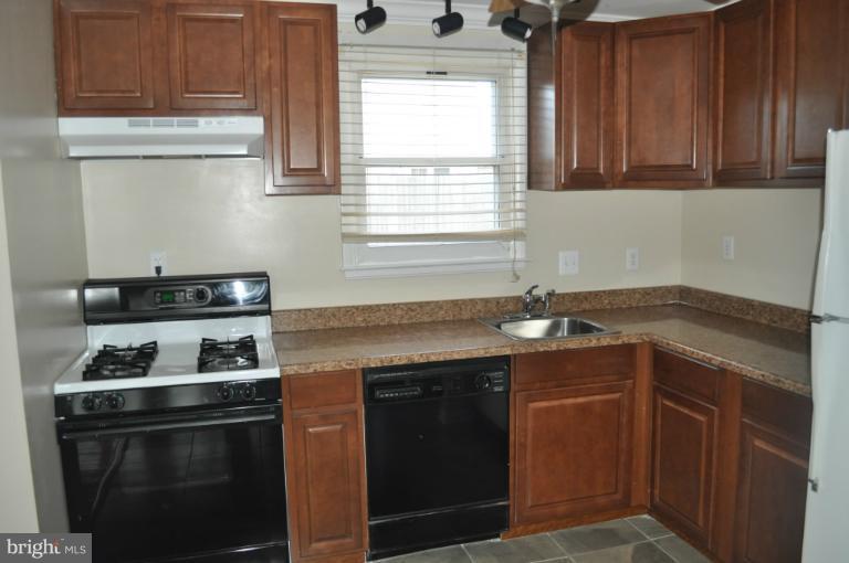 212 Ridgely Road Glen Burnie, MD 21061 - Photo 8 of 12 Interior (General)