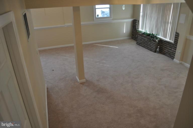 212 Ridgely Road Glen Burnie, MD 21061 - Photo 10 of 12 Interior (General)