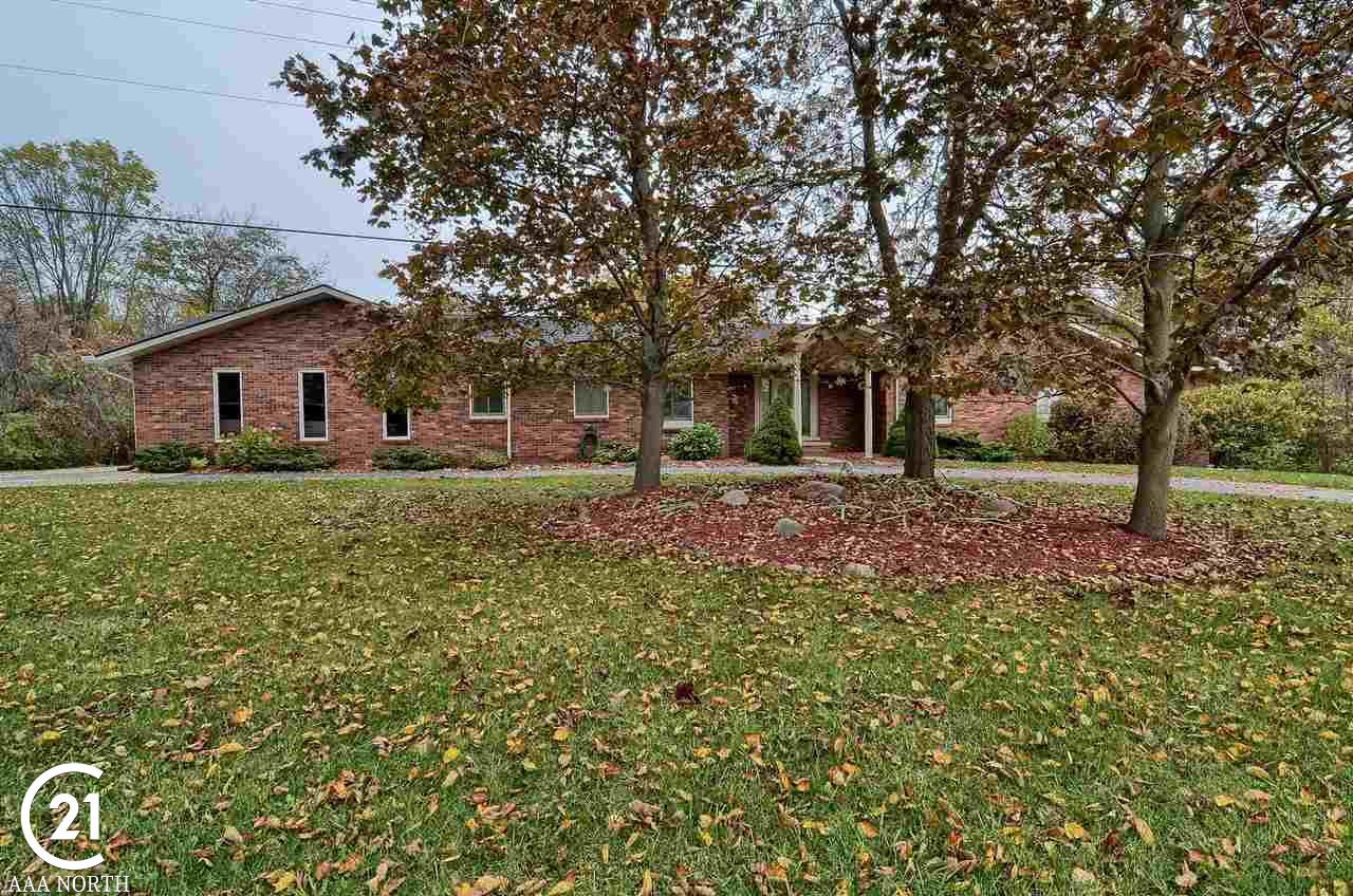 333 East Snell Road Rochester, MI 48306 - Photo 2 of 43