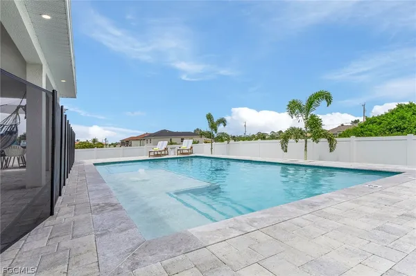 $2,700 | 3015 Northwest 42nd Avenue, Cape Coral, FL 33993