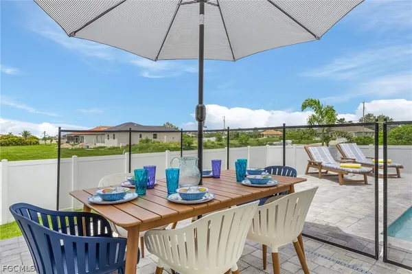 $2,700 | 3015 Northwest 42nd Avenue, Cape Coral, FL 33993