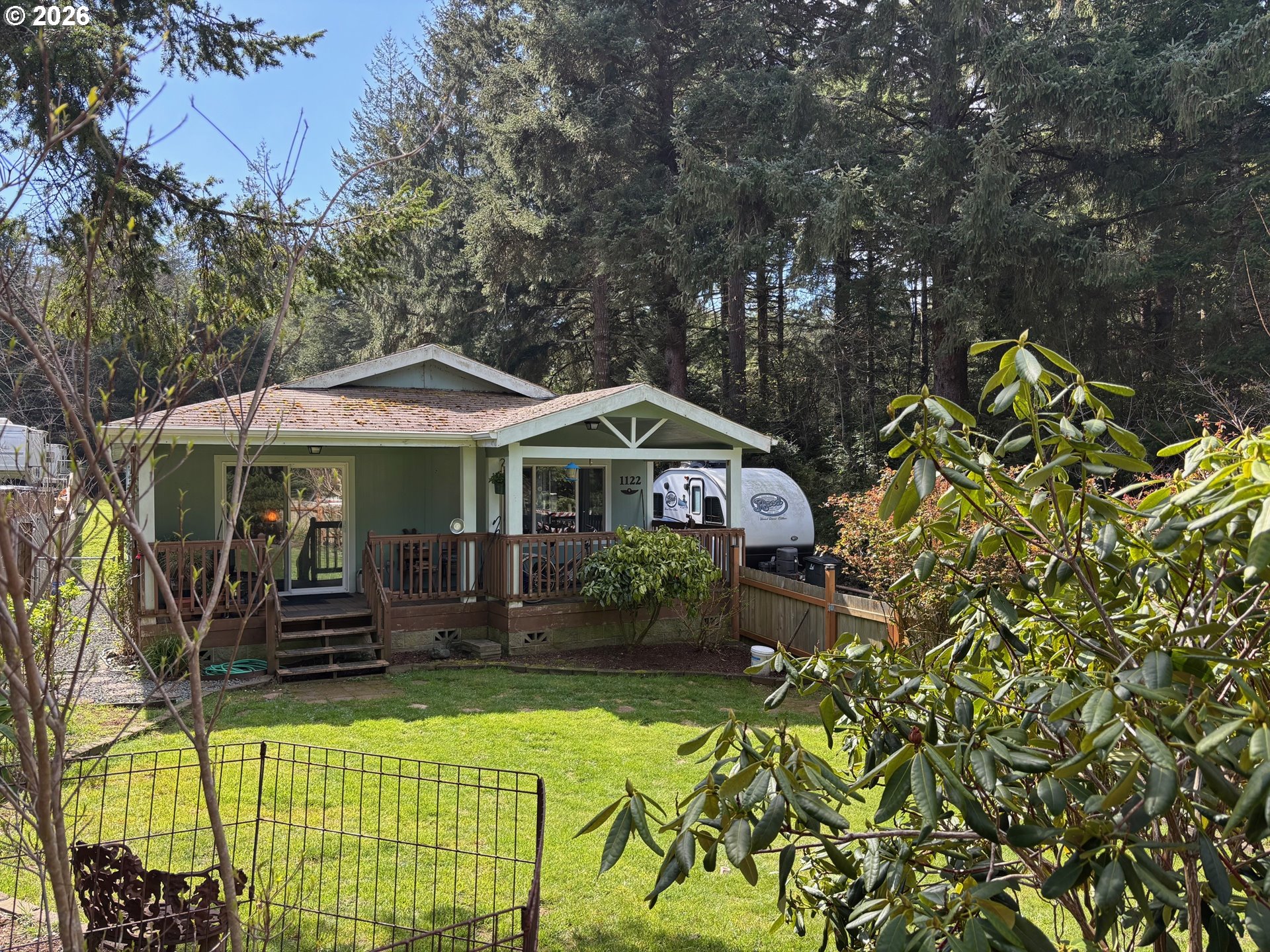 1122 9th Street Southeast Bandon, OR 97411 - Photo 2 of 24