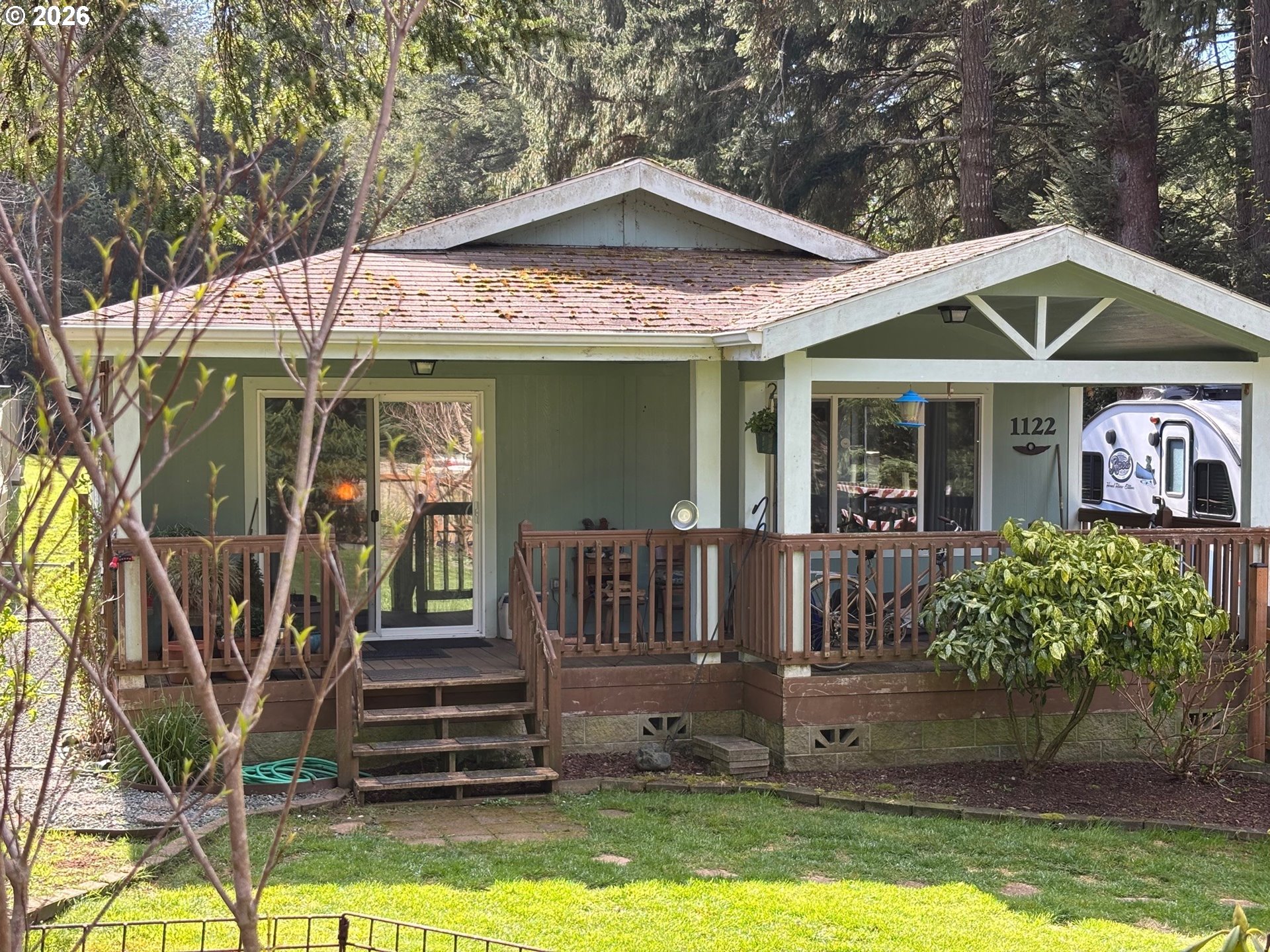 1122 9th Street Southeast Bandon, OR 97411 - Photo 3 of 24