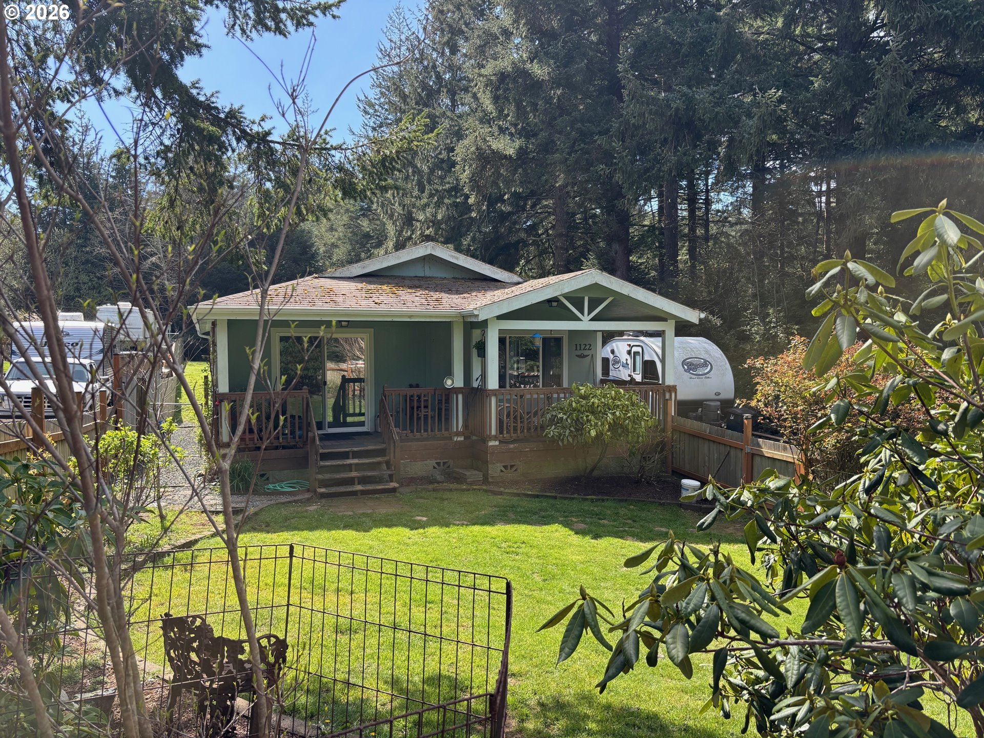 1122 9th Street Southeast Bandon, OR 97411 - Photo 4 of 24