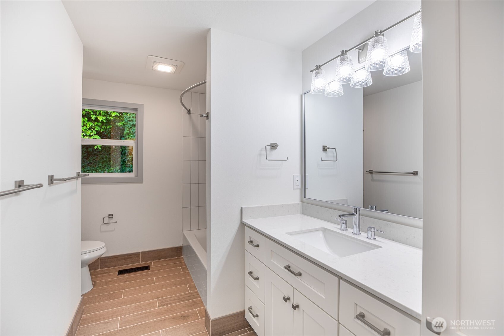 4602 Southwest Cloverdale Street Seattle, WA 98136 - Photo 16 of 33