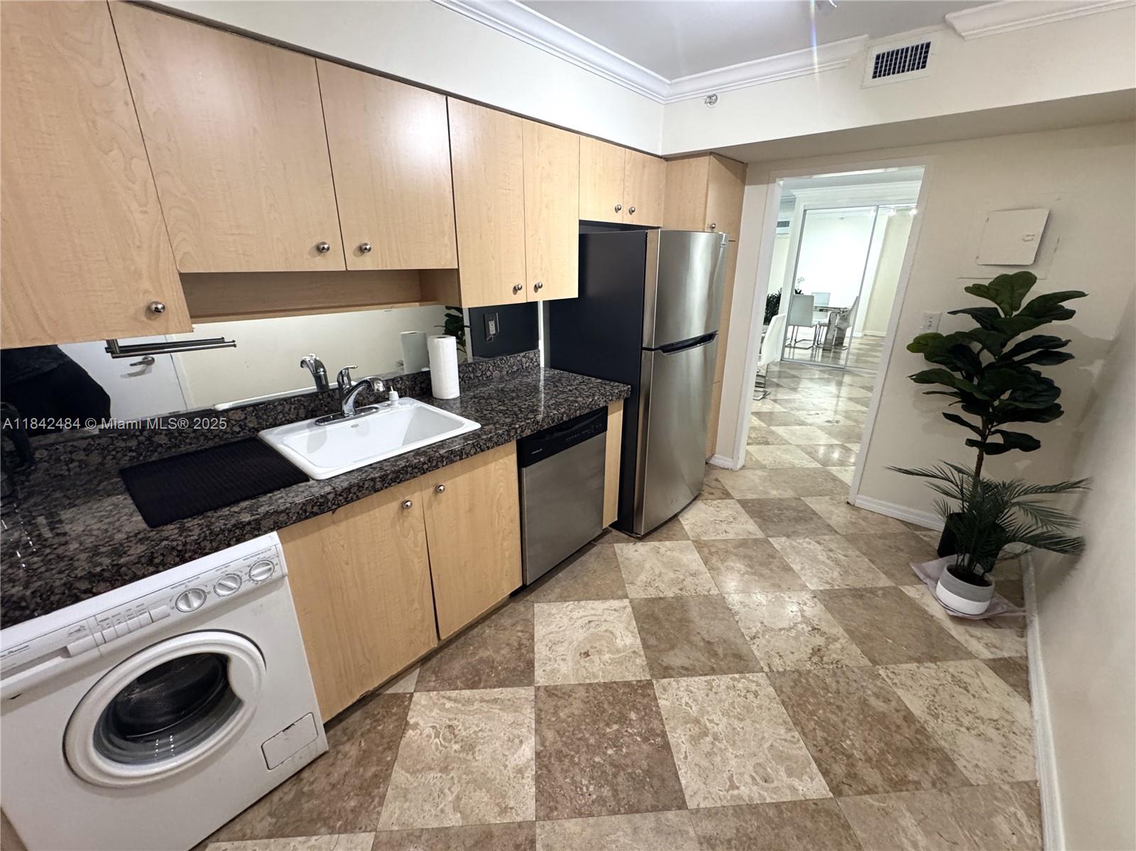 9195 Collins Avenue, Unit 912 Surfside, FL 33154 - Photo 5 of 14