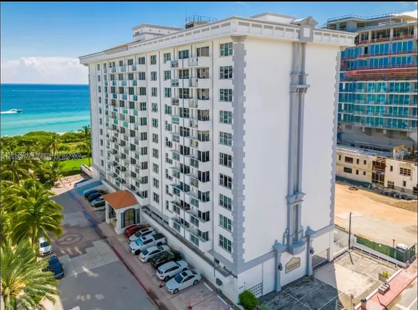 $2,700 | 9195 Collins Avenue, Unit 912, Surfside, FL 33154