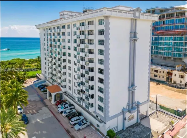 $2,700 | 9195 Collins Avenue, Unit 912, Surfside, FL 33154