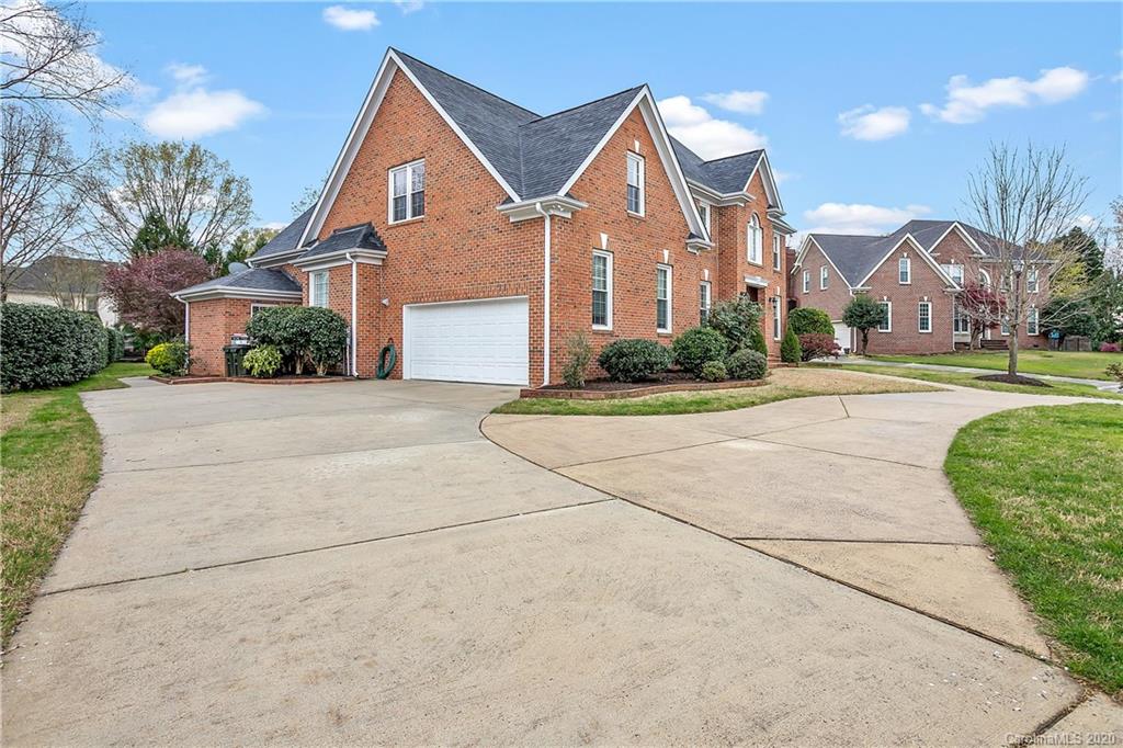 167 Lake Pointe Drive, Unit 118 Fort Mill, SC 29708 - Photo 2 of 35