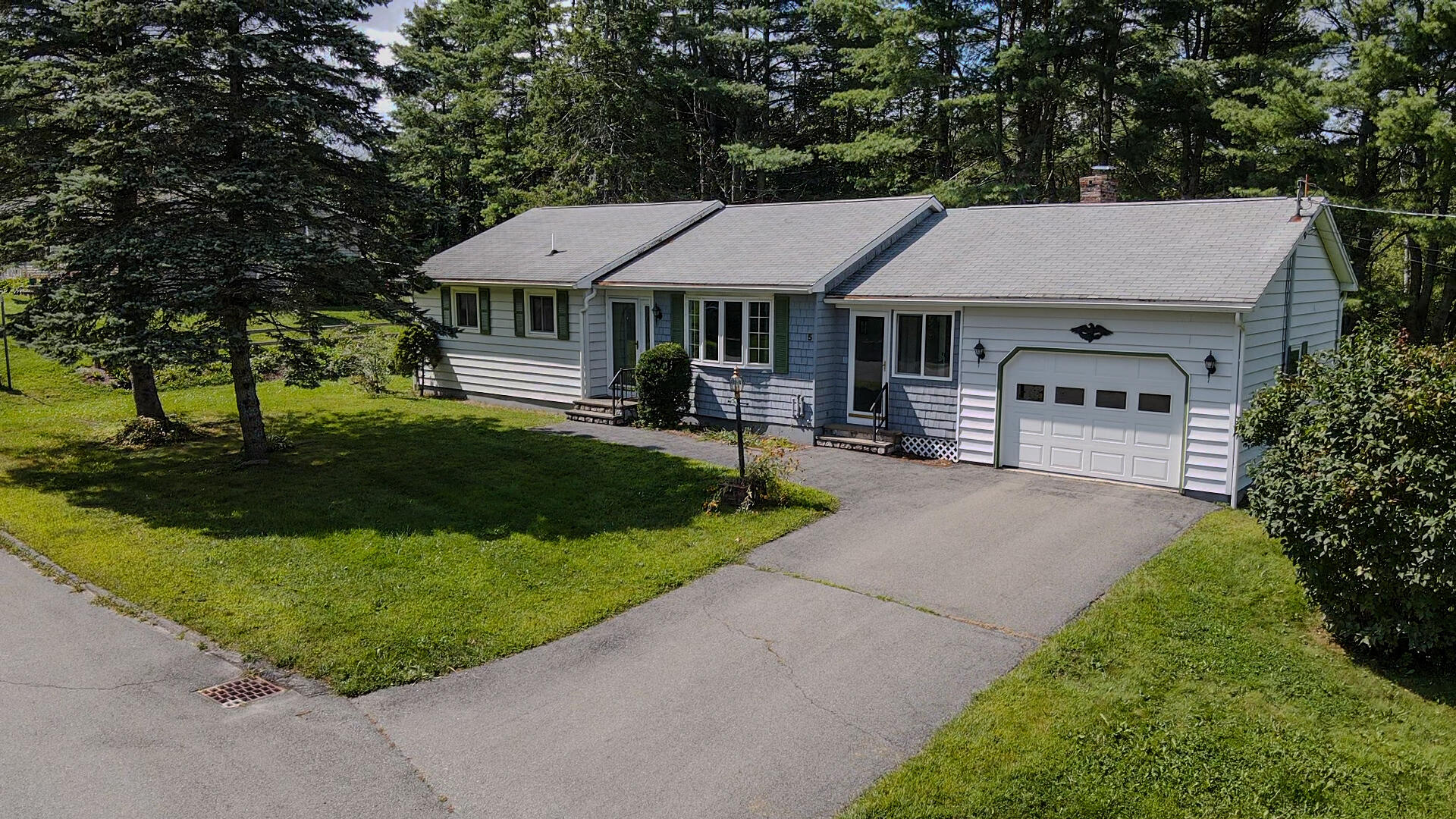 5 Highview Terrace Veazie, ME 04401 - Photo 2 of 20 2024-08-21-13-35-51-010