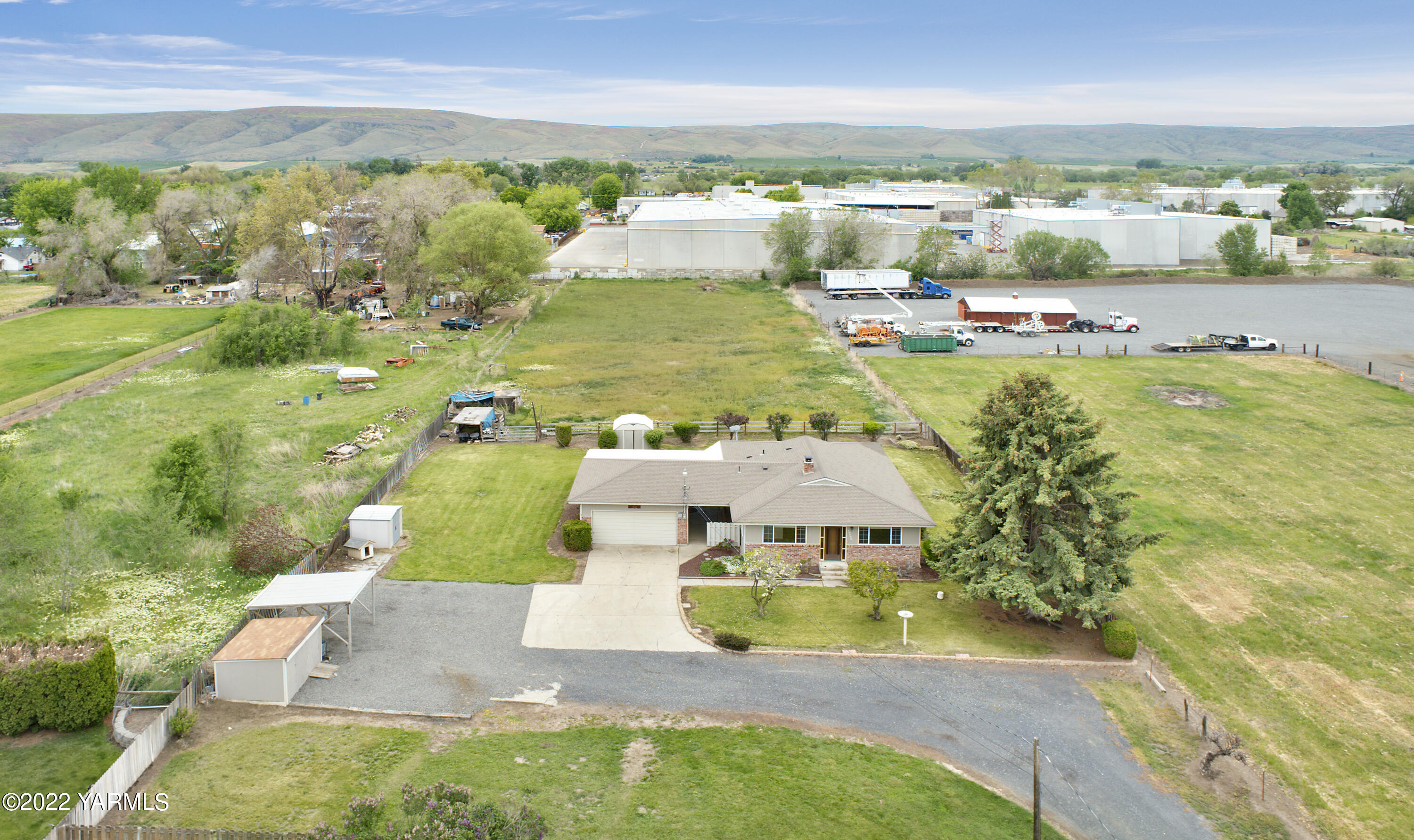 10806 Hackett Road Yakima, WA 98903 - Photo 4 of 21 10806 Hackett Rd_04