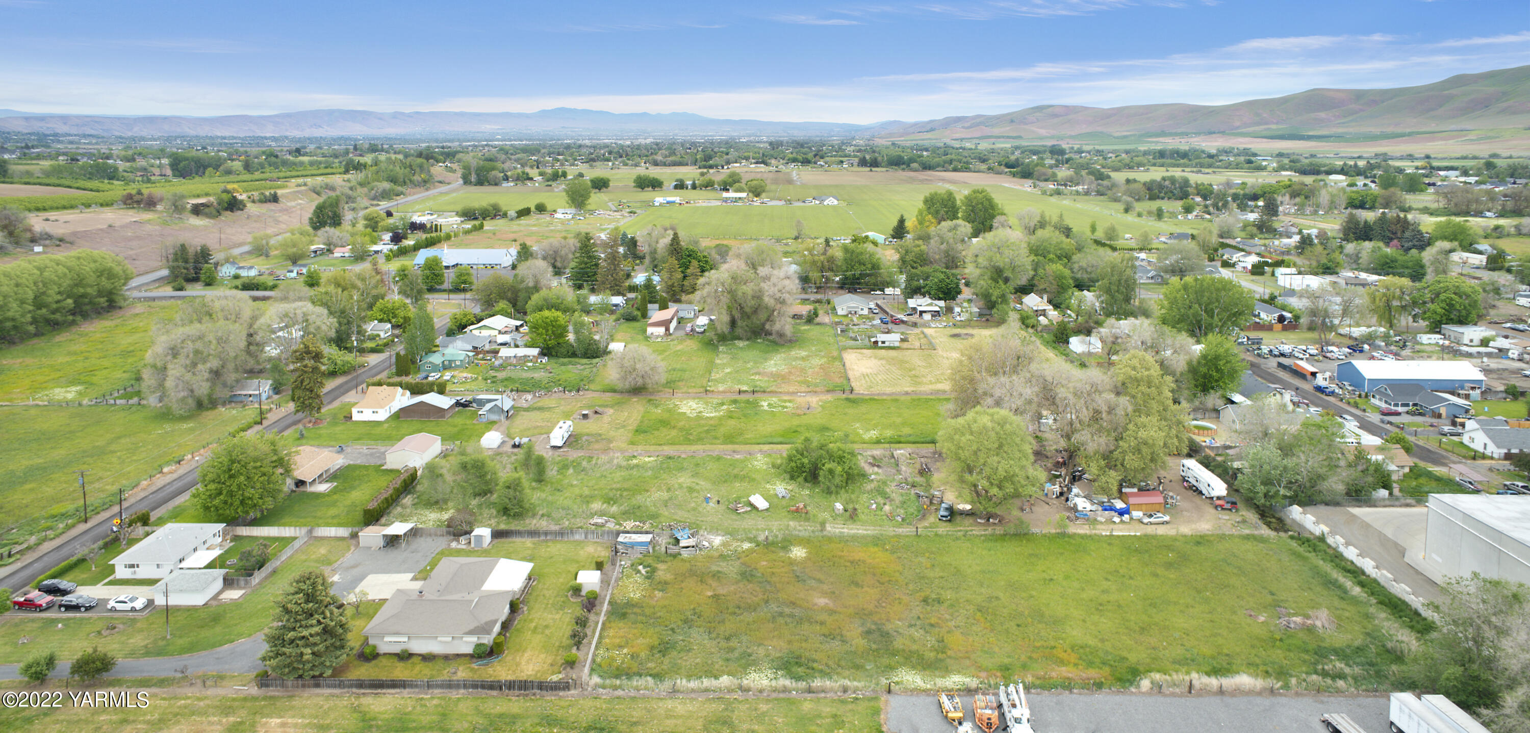 10806 Hackett Road Yakima, WA 98903 - Photo 5 of 21 10806 Hackett Rd_05