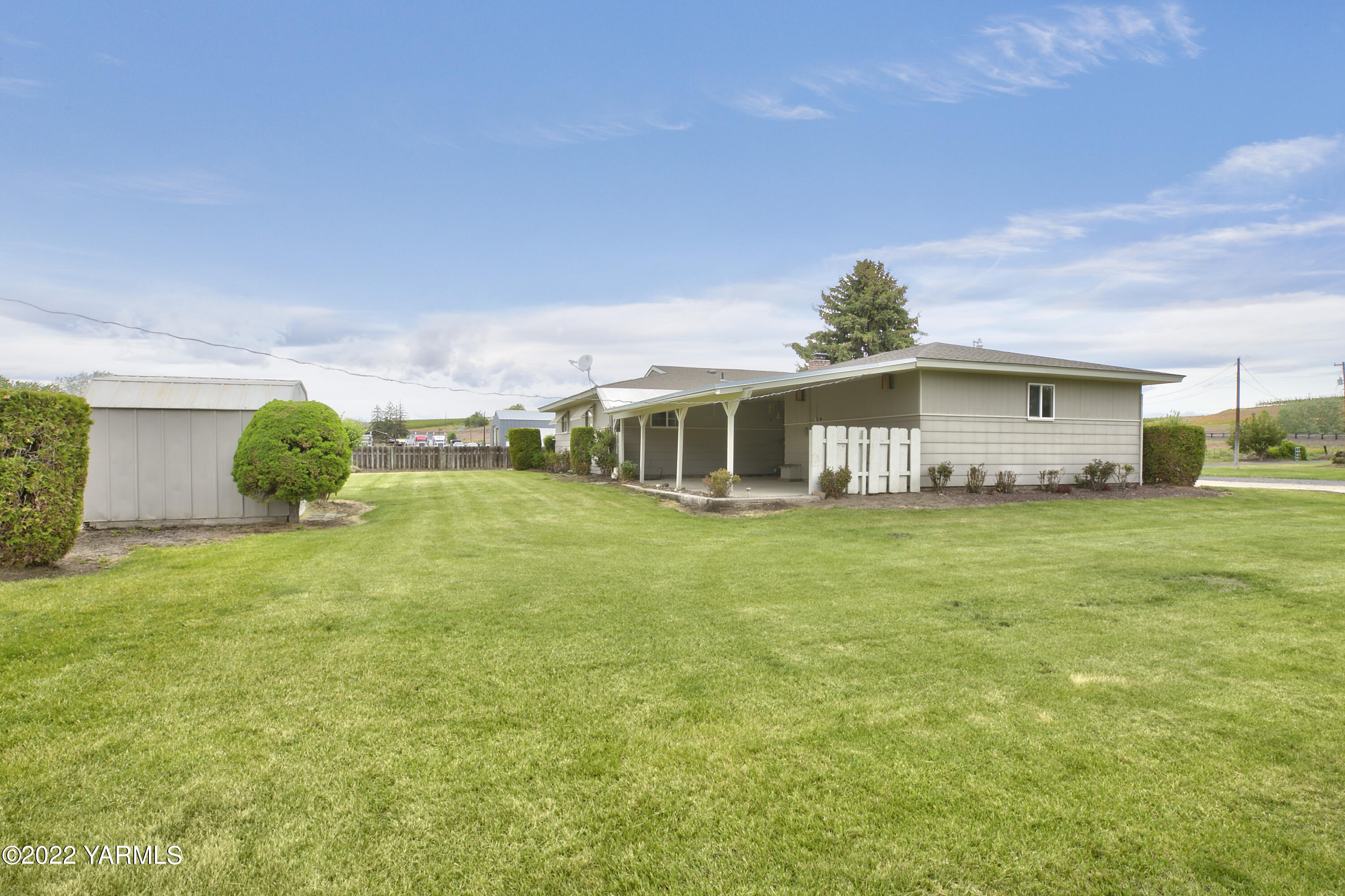 10806 Hackett Road Yakima, WA 98903 - Photo 6 of 21 10806 Hackett Rd_06