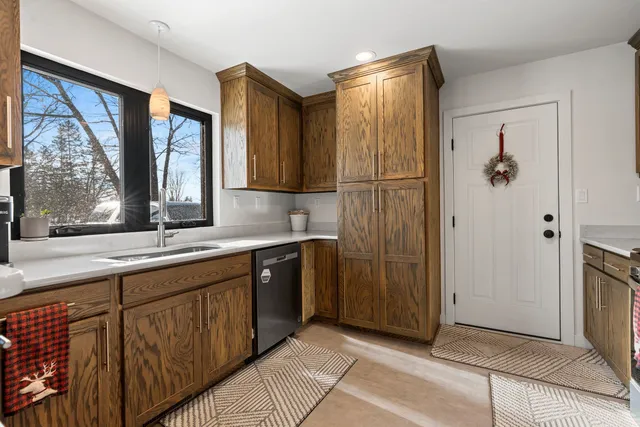 $449,900 | 2144 Shady Lane, Neenah, WI 54956