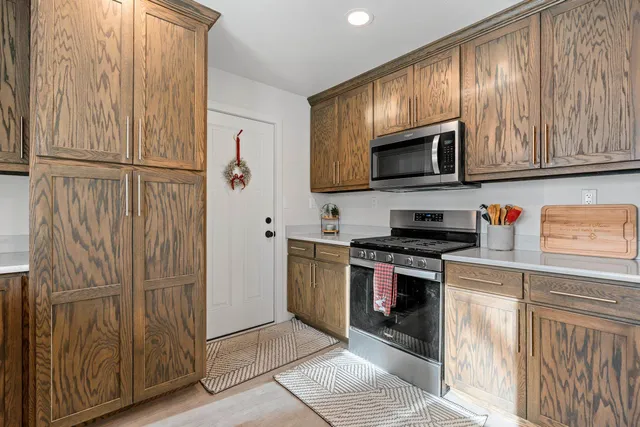 $449,900 | 2144 Shady Lane, Neenah, WI 54956