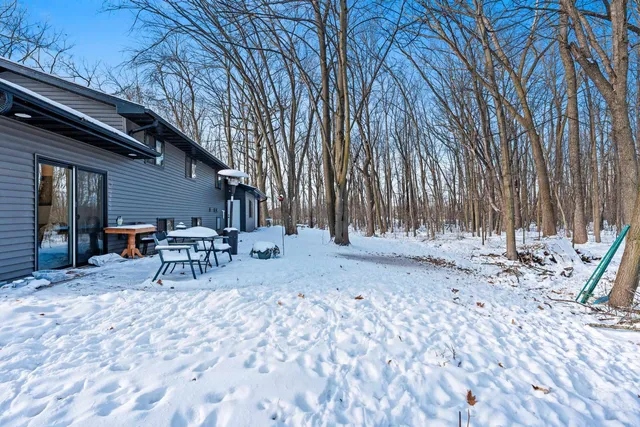 $449,900 | 2144 Shady Lane, Neenah, WI 54956