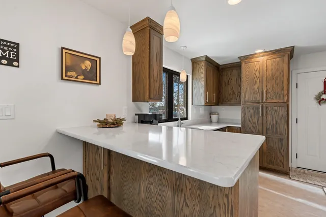 $449,900 | 2144 Shady Lane, Neenah, WI 54956