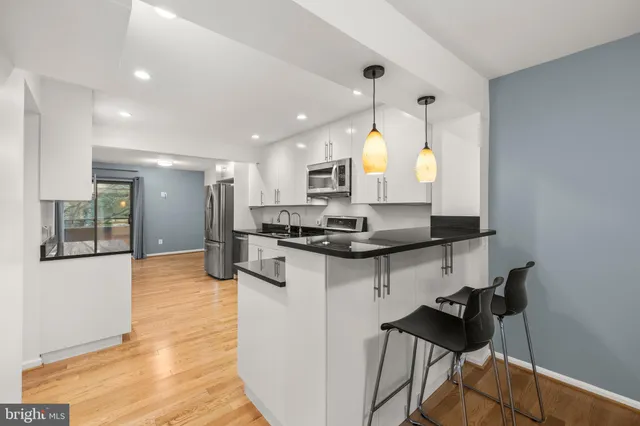 $675,000 | 11110 Saffold Way, Reston, VA 20190