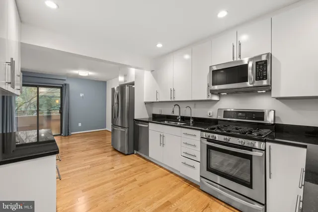 $675,000 | 11110 Saffold Way, Reston, VA 20190