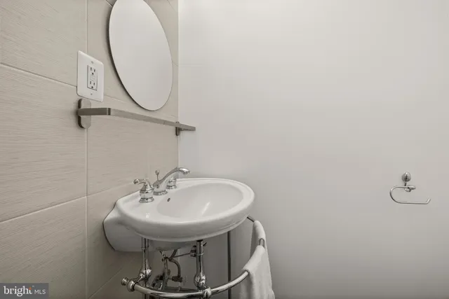 $675,000 | 11110 Saffold Way, Reston, VA 20190