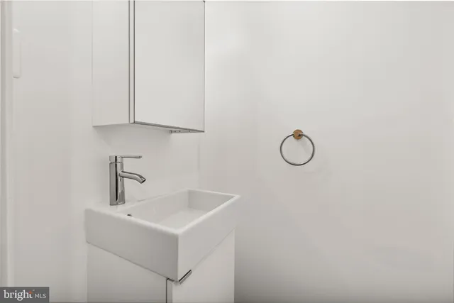 $675,000 | 11110 Saffold Way, Reston, VA 20190