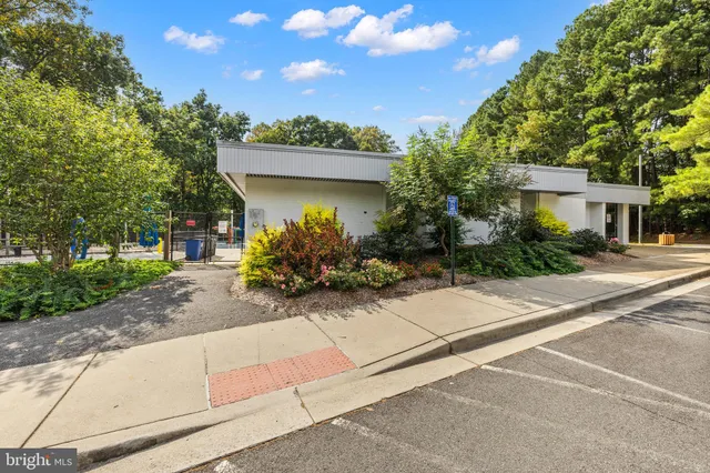 $675,000 | 11110 Saffold Way, Reston, VA 20190