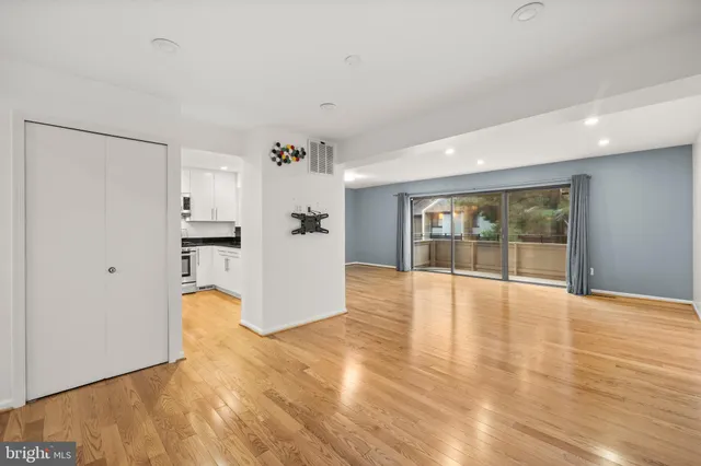 $675,000 | 11110 Saffold Way, Reston, VA 20190