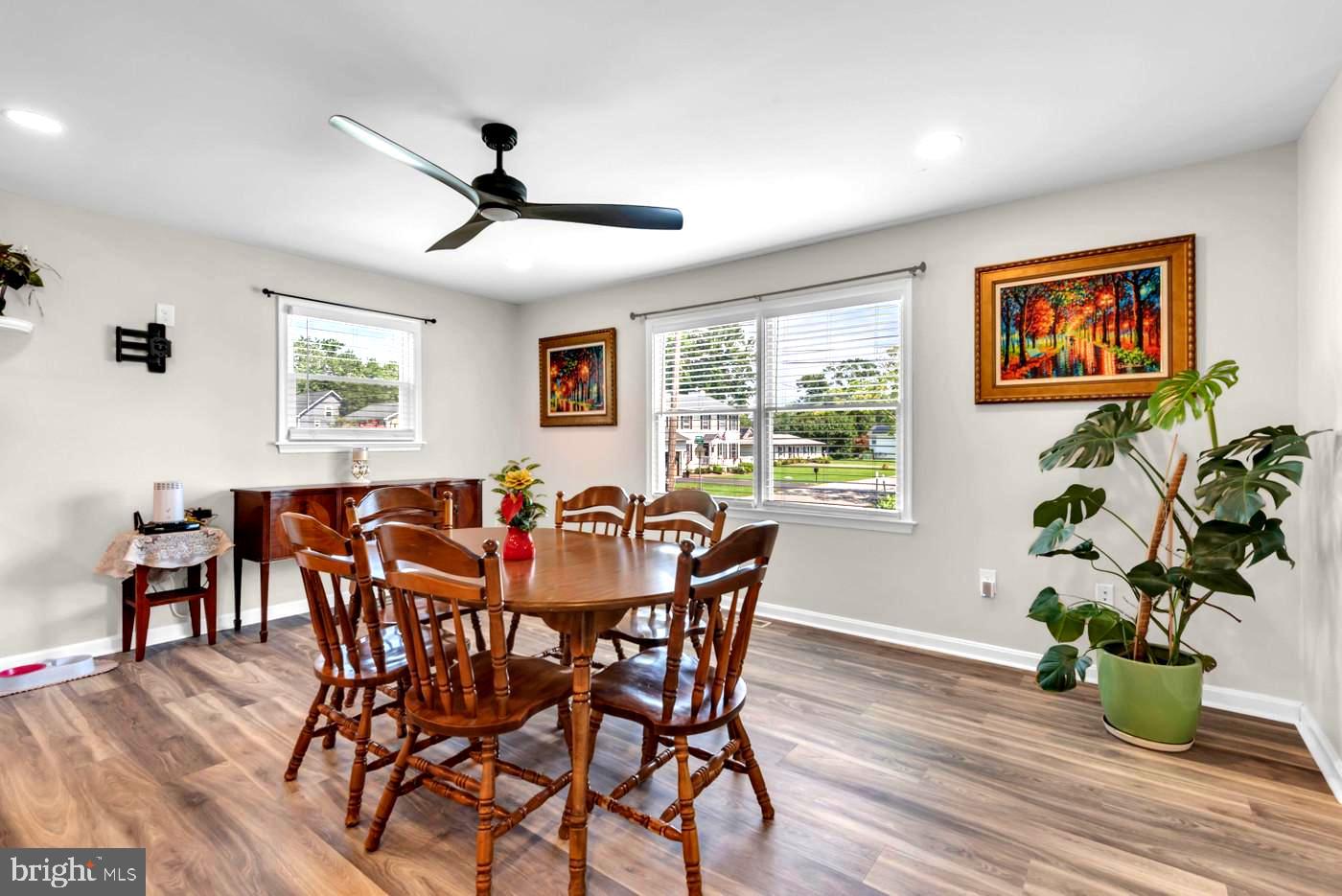 1521 Warfield Road Edgewater, MD 21037 - Photo 3 of 39 Dining Area