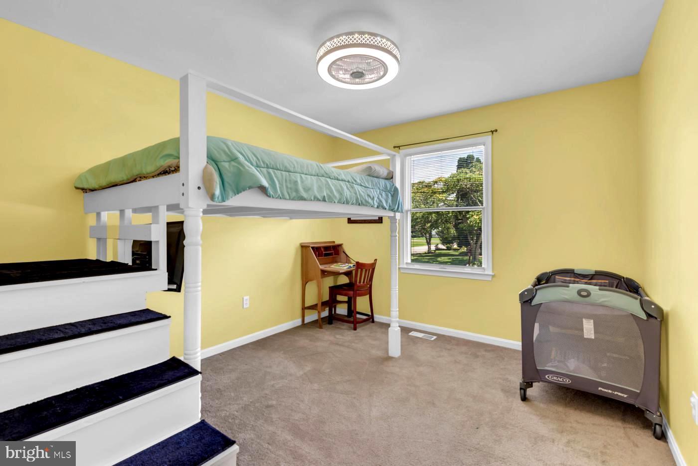 1521 Warfield Road Edgewater, MD 21037 - Photo 7 of 39 2nd BR with Built-in