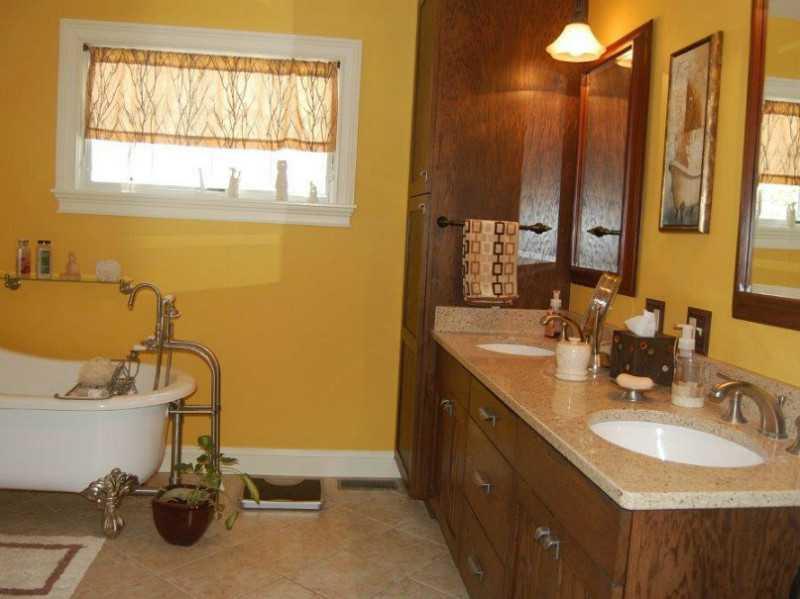 7 Grove Street Hallowell, ME 04347 - Photo 21 of 31 Master Bath/Spa.