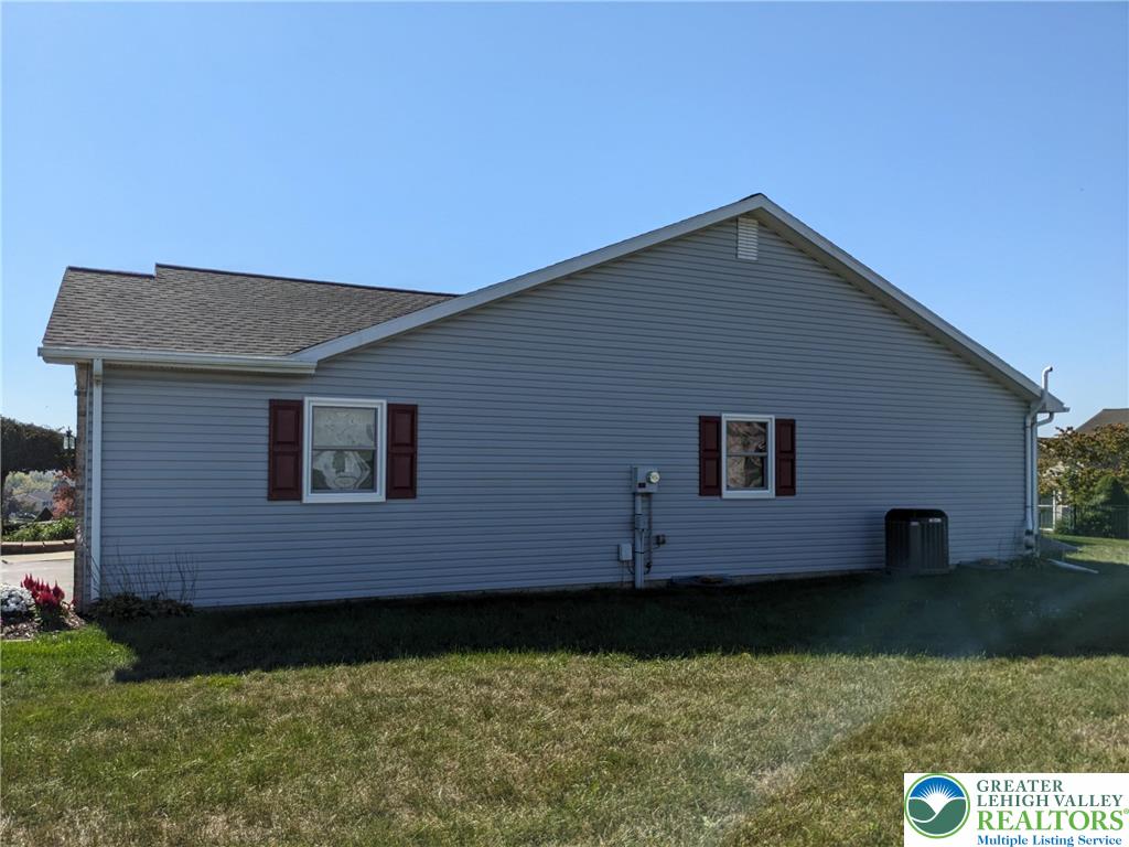 3074 Center Road Northampton, PA 18067 - Photo 3 of 32 Gallery Image 3