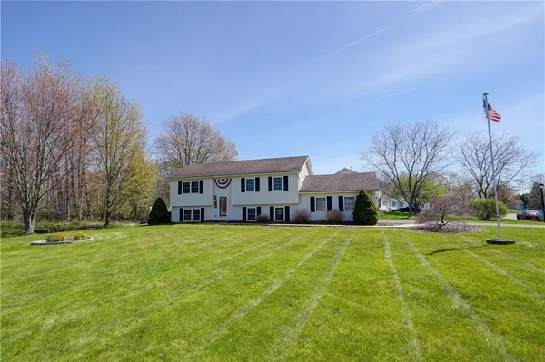 $295,900 | 601 Gilmore Road, Clarkson, NY 14420