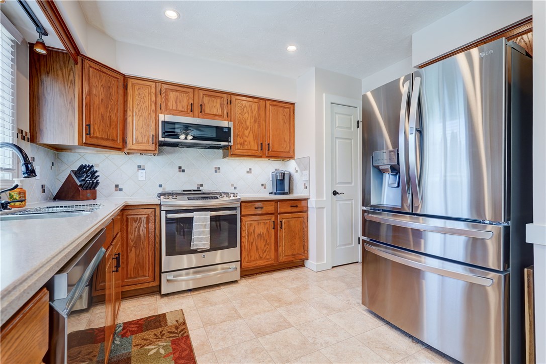 601 Gilmore Road Clarkson, NY 14420 - Photo 15 of 48 Solid surface counter tops! PANTRY!