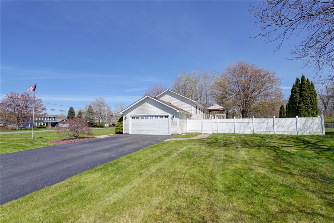 601 Gilmore Road Clarkson, NY 14420 - Photo 3 of 48 Side load garage!