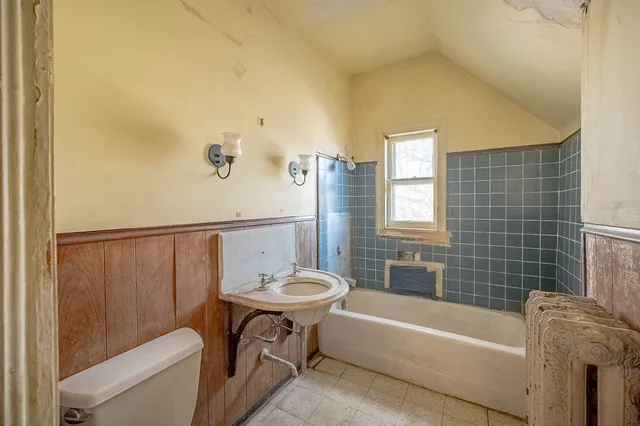 $74,900 | 11301 South Cottage Grove Avenue, Chicago, IL 60628