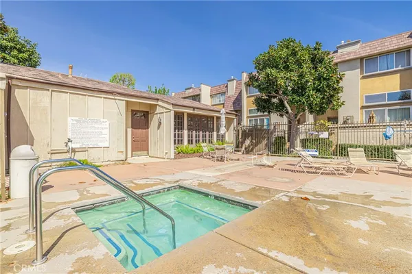 $599,998 | 21901 Lassen Street, Unit 155, Chatsworth, CA 91311