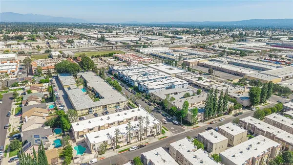 $599,998 | 21901 Lassen Street, Unit 155, Chatsworth, CA 91311