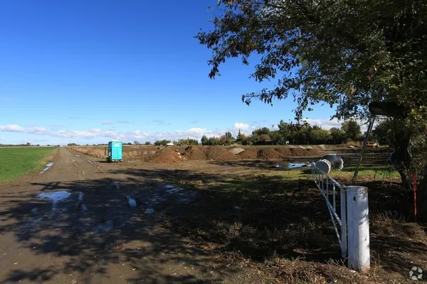 a view of an outdoor space