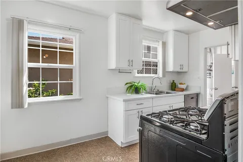 $1,100,000 | 5444 134th Place, Hawthorne, CA 90250