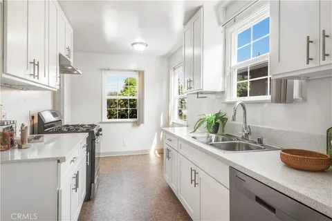 $1,100,000 | 5444 134th Place, Hawthorne, CA 90250