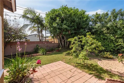 $1,100,000 | 5444 134th Place, Hawthorne, CA 90250