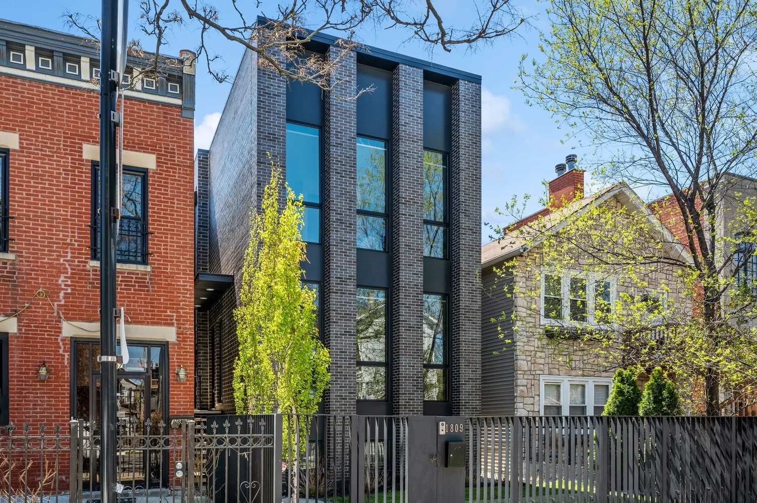 Modern home for sale in Chicago