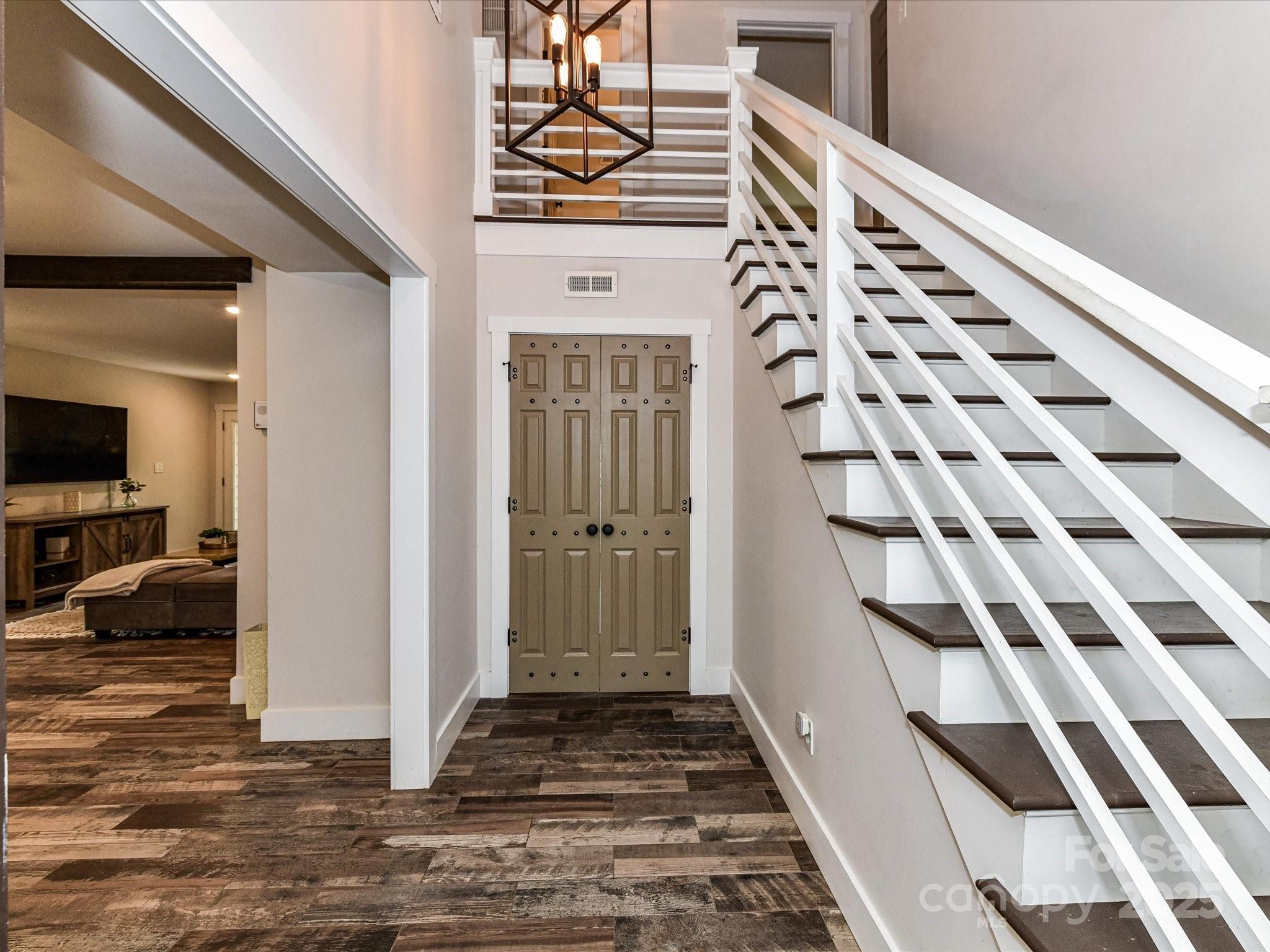 4711 Truscott Road Charlotte, NC 28226 - Photo 5 of 39 Gallery Image 5