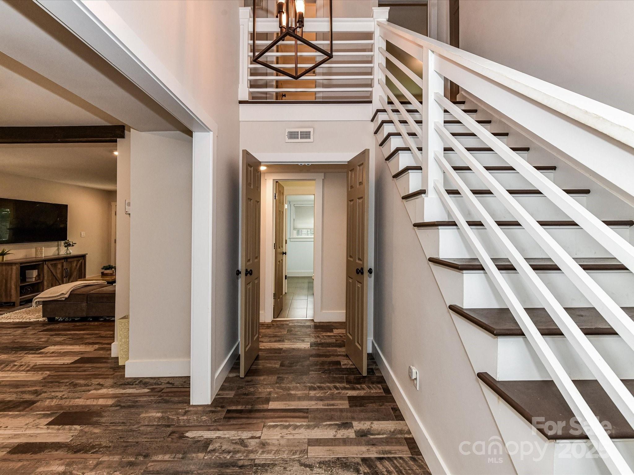 4711 Truscott Road Charlotte, NC 28226 - Photo 6 of 39 Gallery Image 6