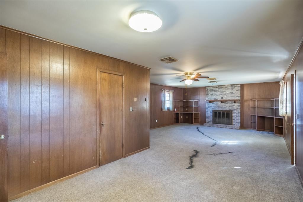 341 South Main Street Trent, TX 79561 - Photo 20 of 38 Hall Bathroom