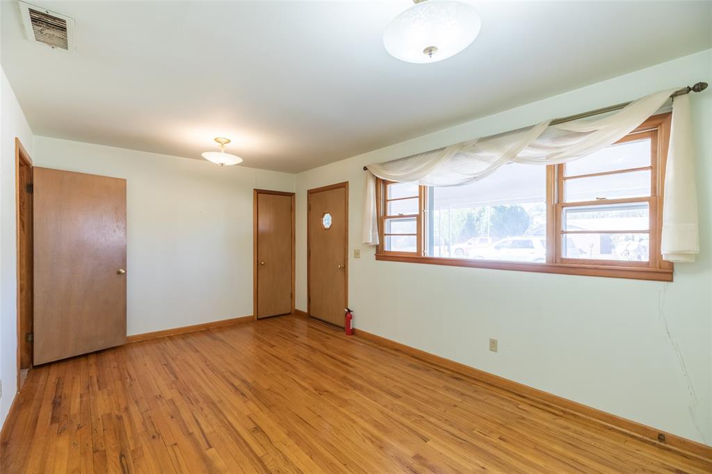 341 South Main Street Trent, TX 79561 - Photo 5 of 38 Formal Living room located right off the front door.