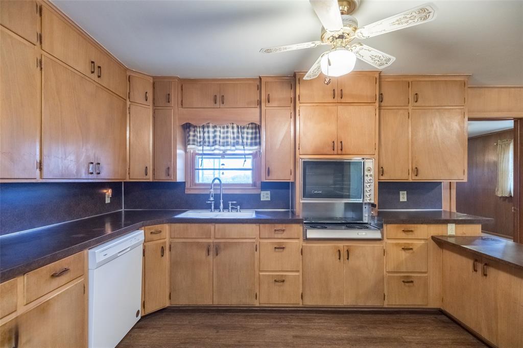 341 South Main Street Trent, TX 79561 - Photo 7 of 38